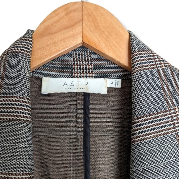 ASTR The Label Oversized Blazer Coat in Black and Brown Micro Plaid: Small - Picture 7 of 8